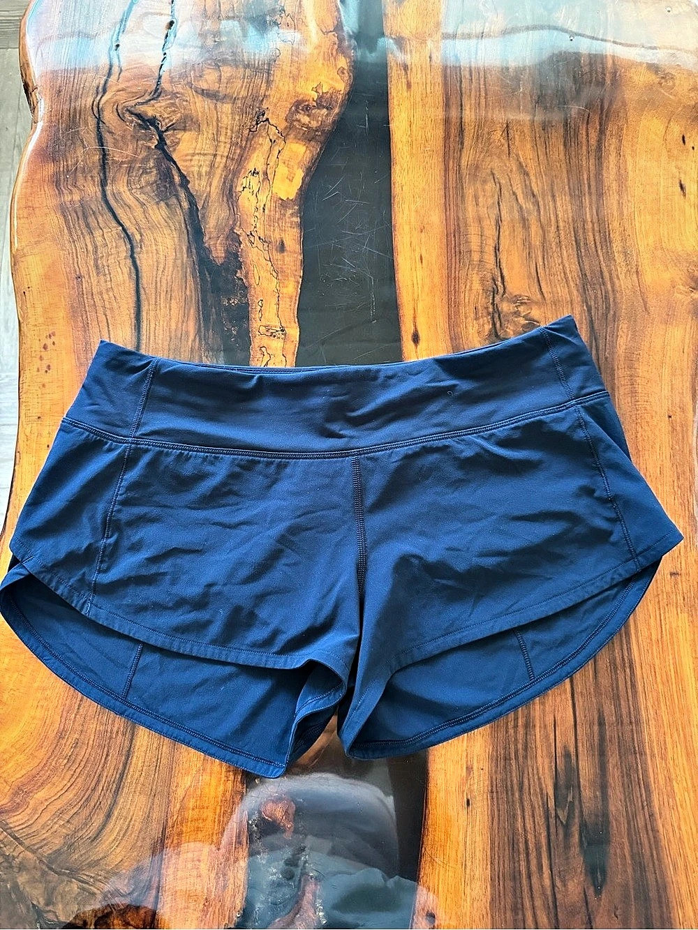 lululemon Navy low rise speed shorts Size 6 gently loved discontinued style